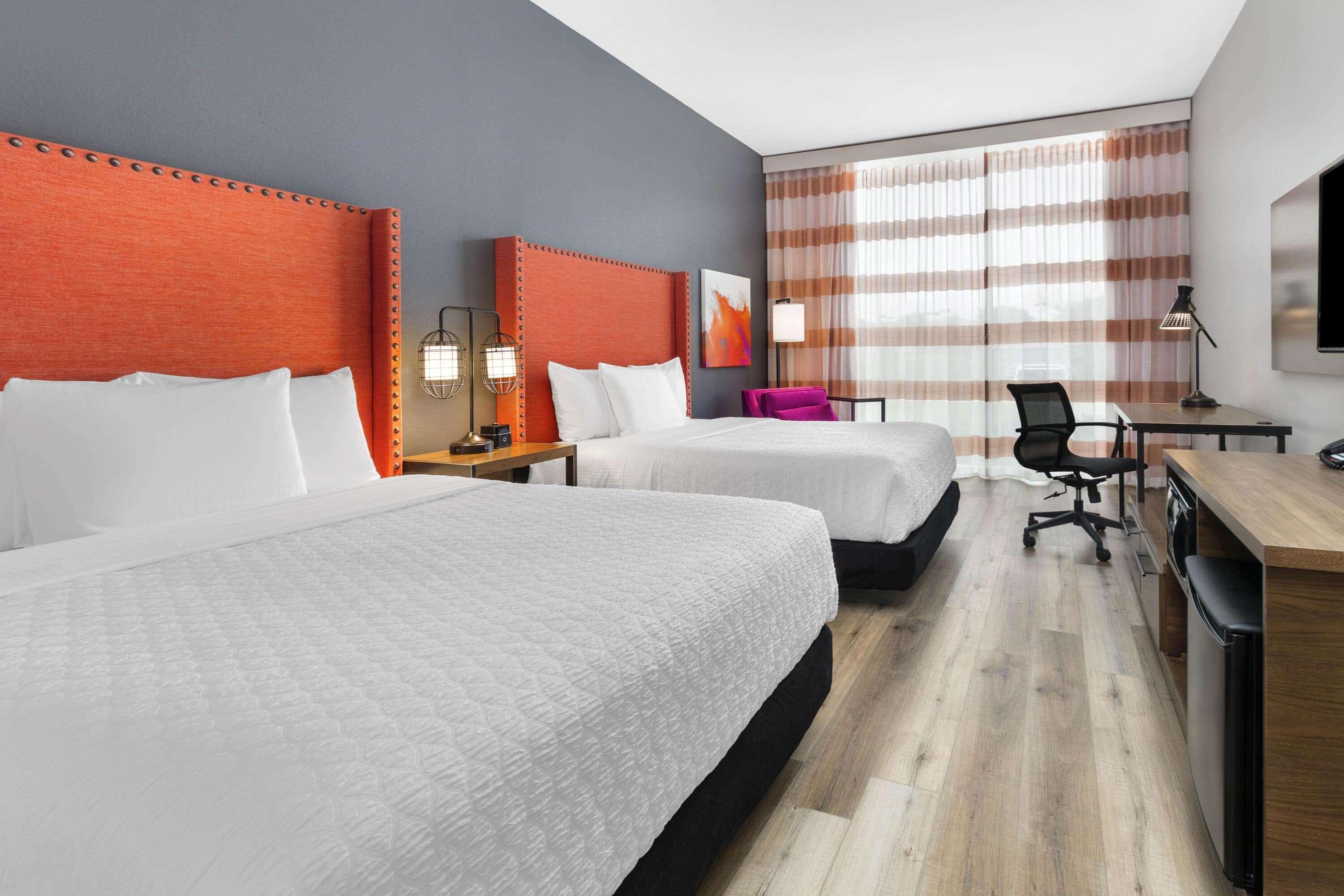 La Quinta Inn & Suites By Wyndham לואיסוויל מראה חיצוני תמונה