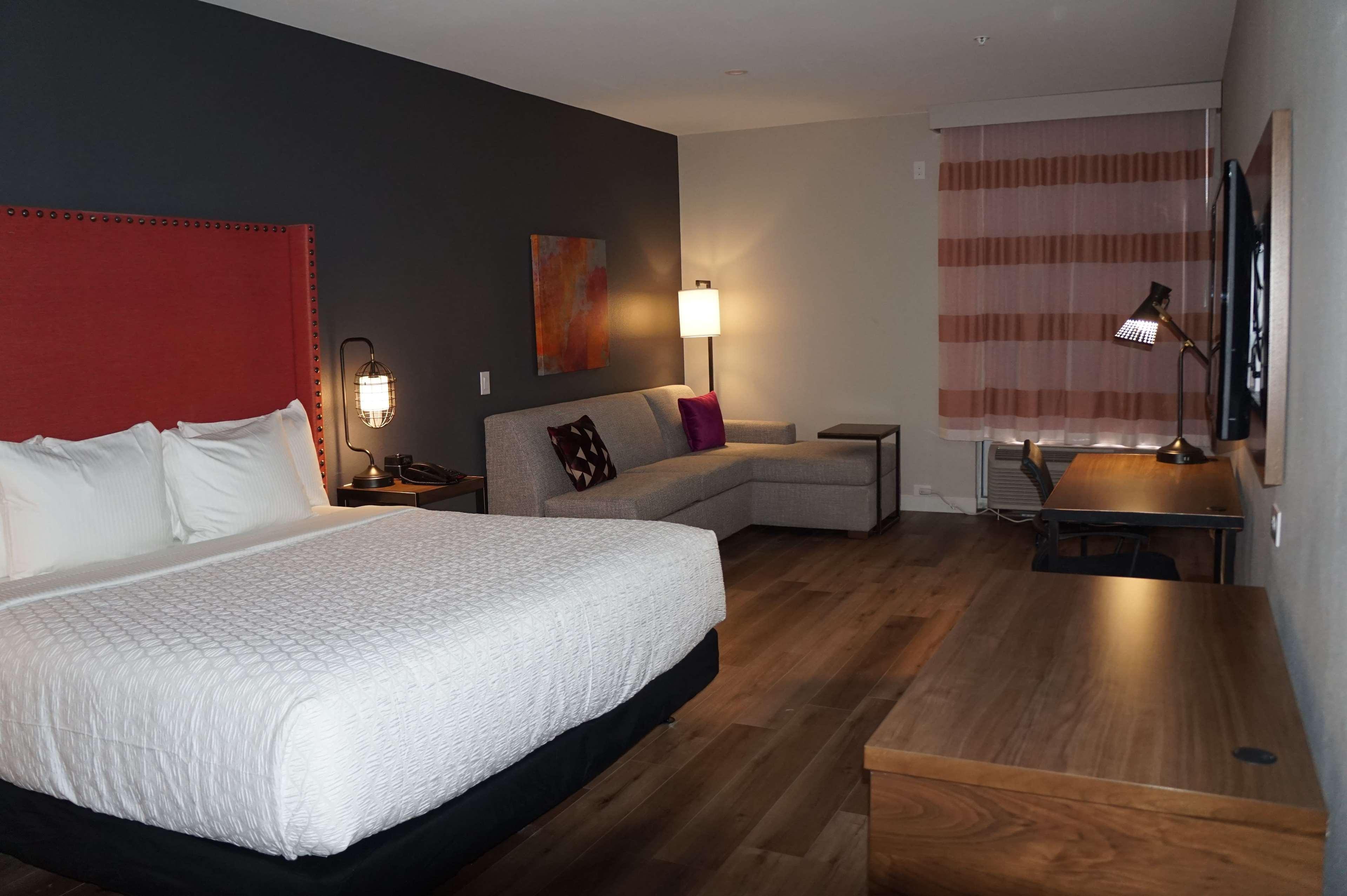 La Quinta Inn & Suites By Wyndham לואיסוויל מראה חיצוני תמונה