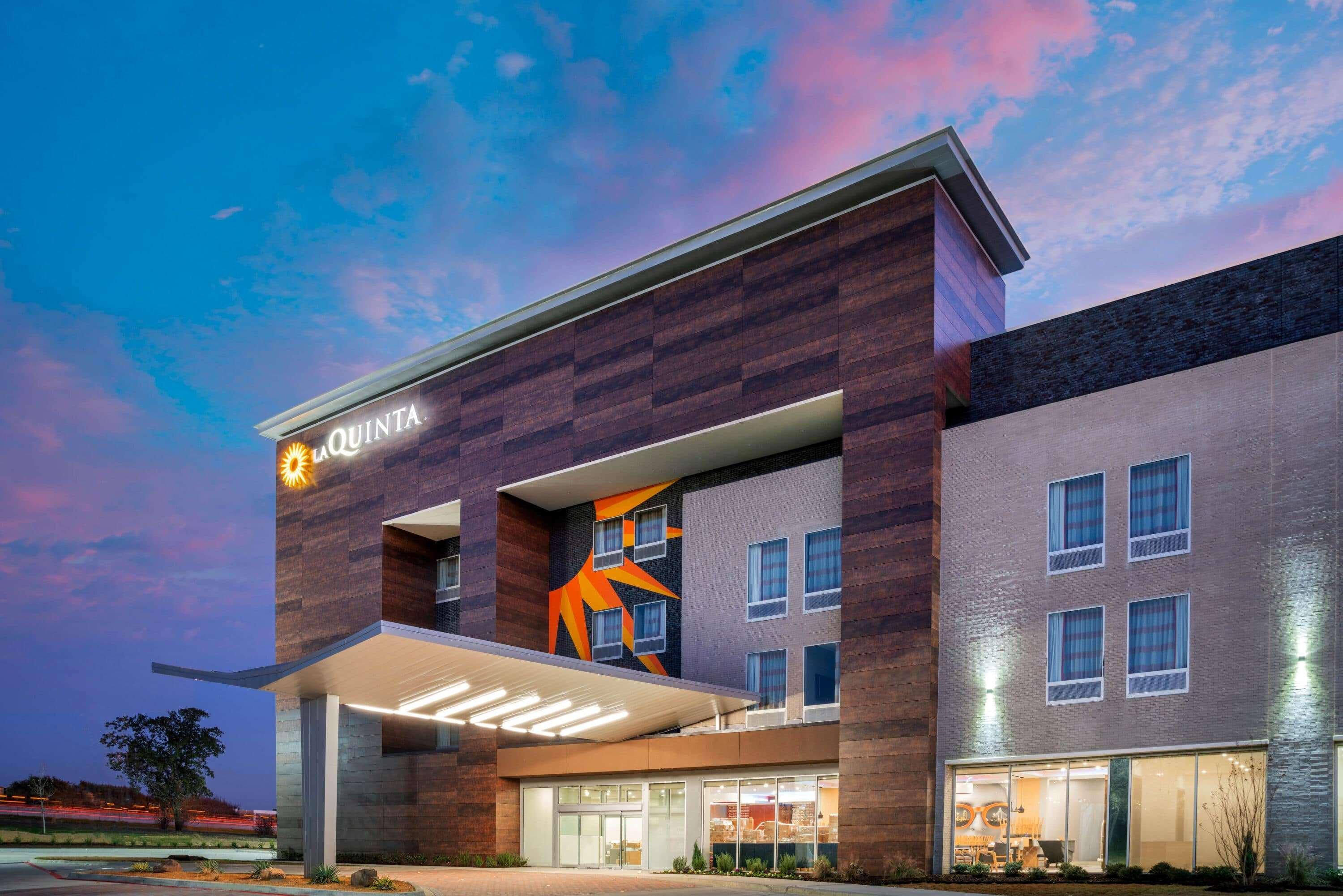 La Quinta Inn & Suites By Wyndham לואיסוויל מראה חיצוני תמונה